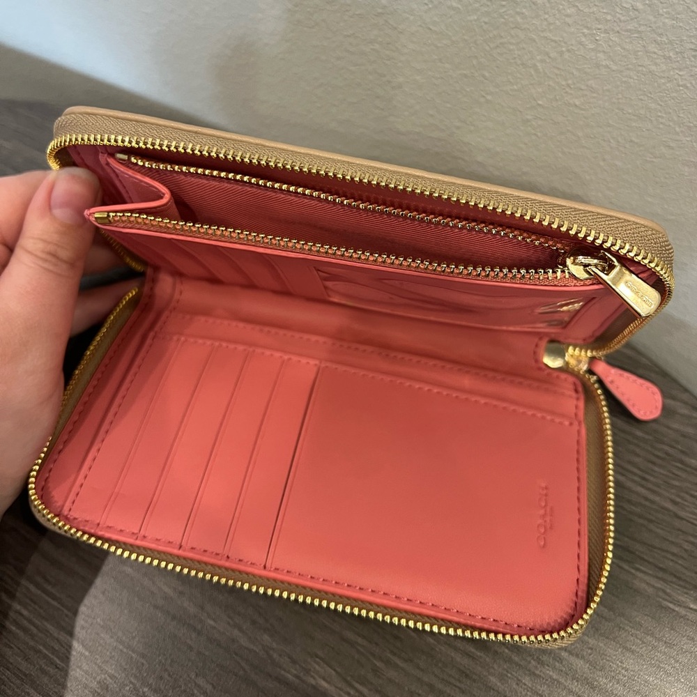 NWOT - Coach Signature Stripe Zip Wallet in Pink, Beige, Cream - Picture 12 of 15
